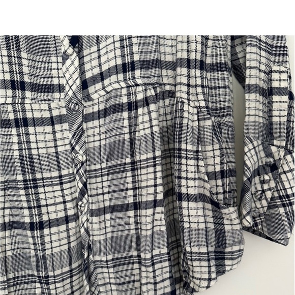 Tolani Collection Plaid Tunic With Embroidered Back M - Picture 3 of 9